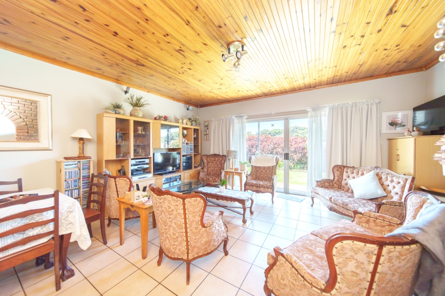 5 Bedroom Property for Sale in Queensberry Bay Eastern Cape